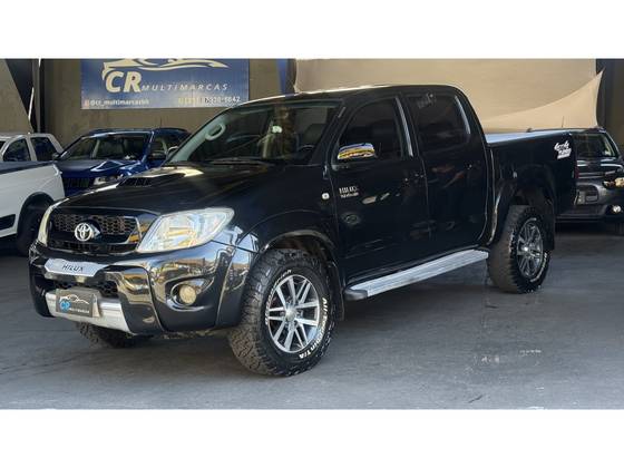 TOYOTA HILUX 3.0 SRV 4X4 CD 16V TURBO INTERCOOLER DIESEL 4P AUTOMÁTICO TOYOTA HILUX 3.0 SRV 4X4 CD 16V TURBO INTERCOOLER DIESEL 4P AUTOMÁTICO